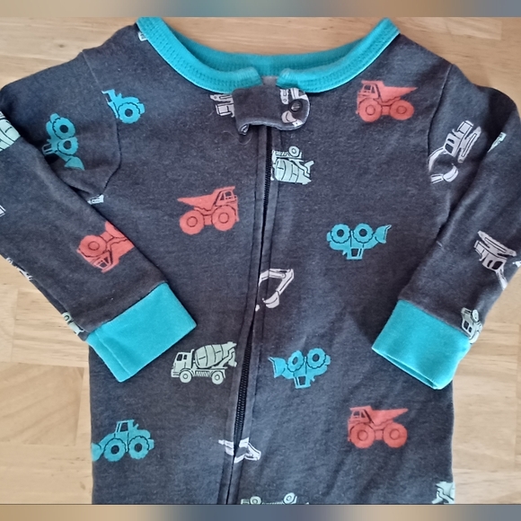 3 Pack Carter's PJs 12 M - Picture 7 of 9